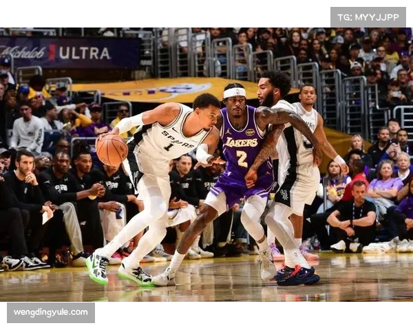 湖人险胜马刺，老牌球队应对快节奏比赛展现韧性